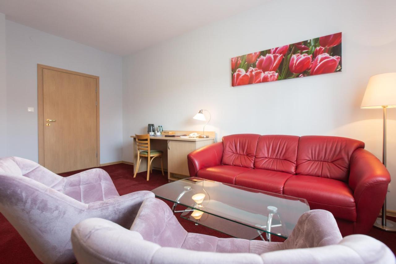 Hotel Labedy Gliwice Exterior foto